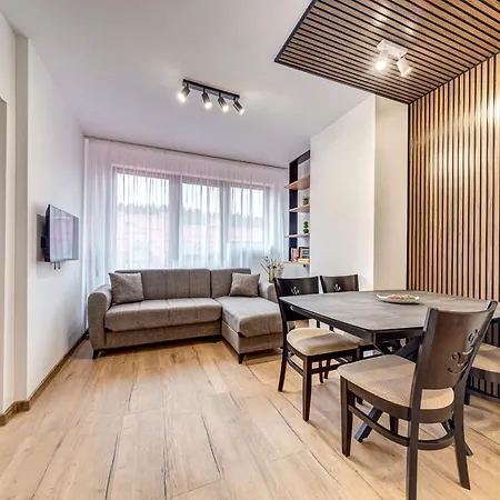 Alpine Hideaway At The Castle شقة سموليان