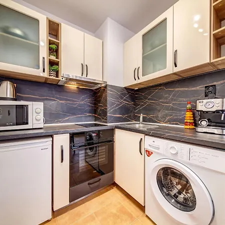 Alpine Hideaway At The Castle