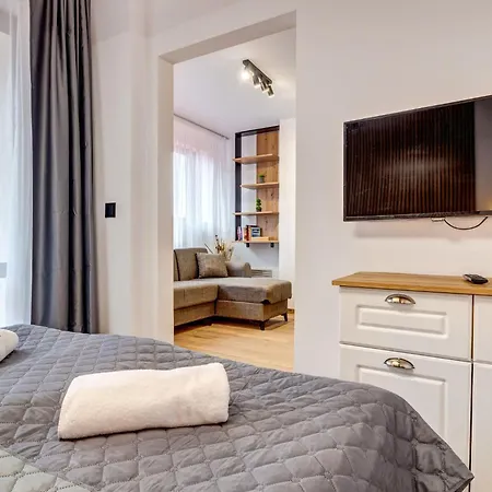 Alpine Hideaway At The Castle شقة سموليان