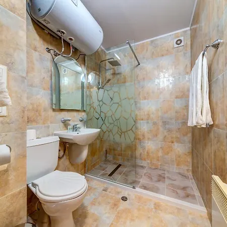 Alpine Hideaway At The Castle سموليان